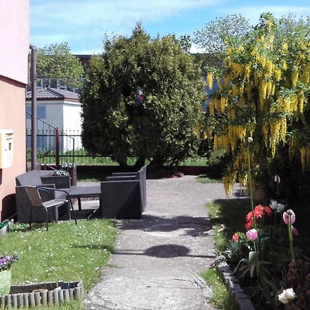 Pokoje Goscinne U Teresy Mrzezyno Exterior photo